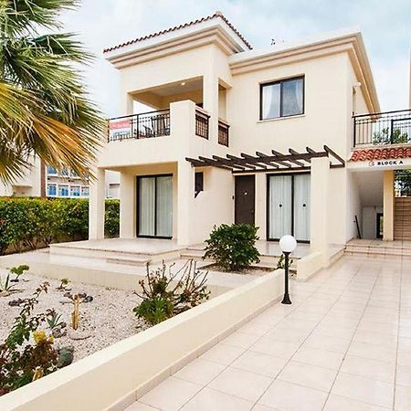 Beautiful 2-Bedroom Apartment - Great Location Paphos Eksteriør billede