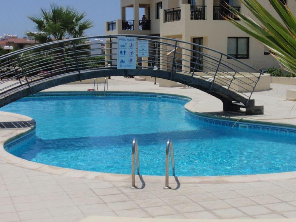 Beautiful 2-Bedroom Apartment - Great Location Paphos Eksteriør billede