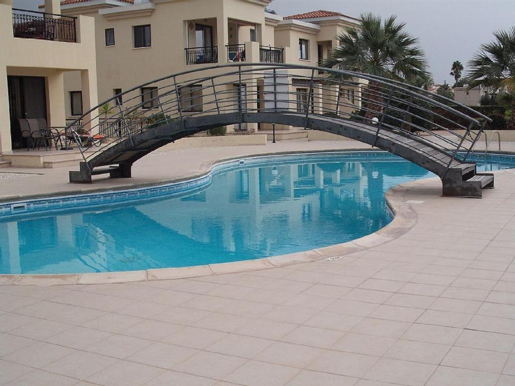 Beautiful 2-Bedroom Apartment - Great Location Paphos Eksteriør billede